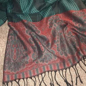 Hunter Green and Red Pashmina